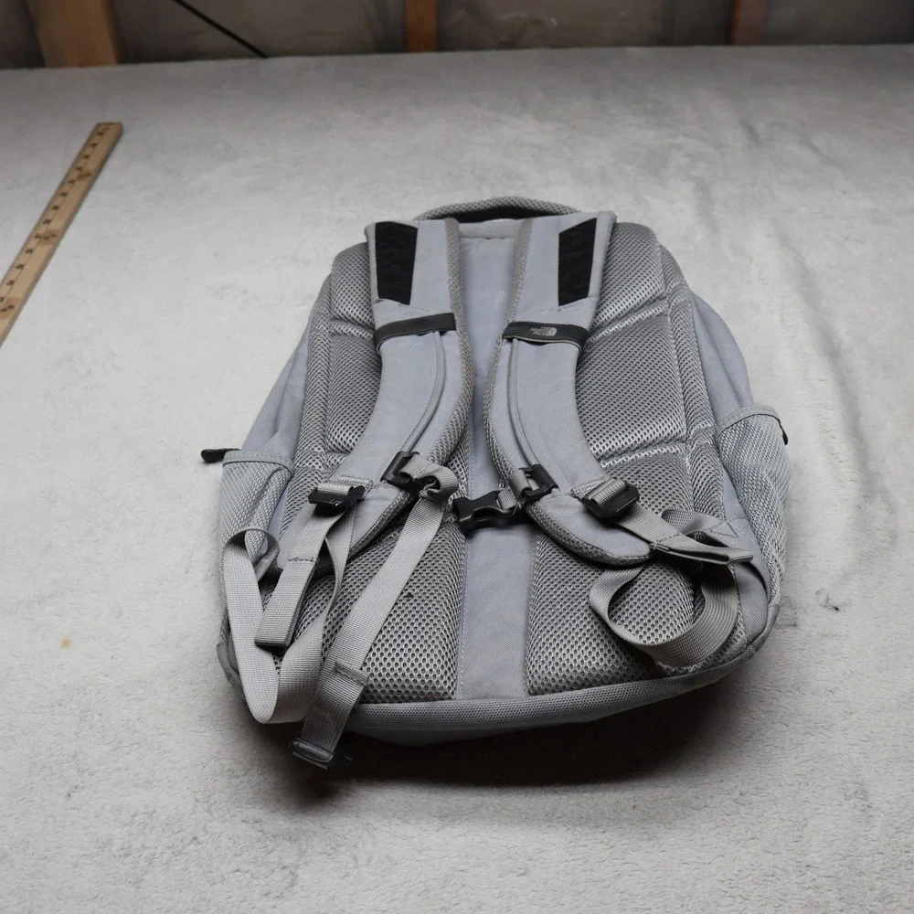 North Face Backpack Men OS‎ Grey Connector Travel Outdoor Commuter Daypack LOGO